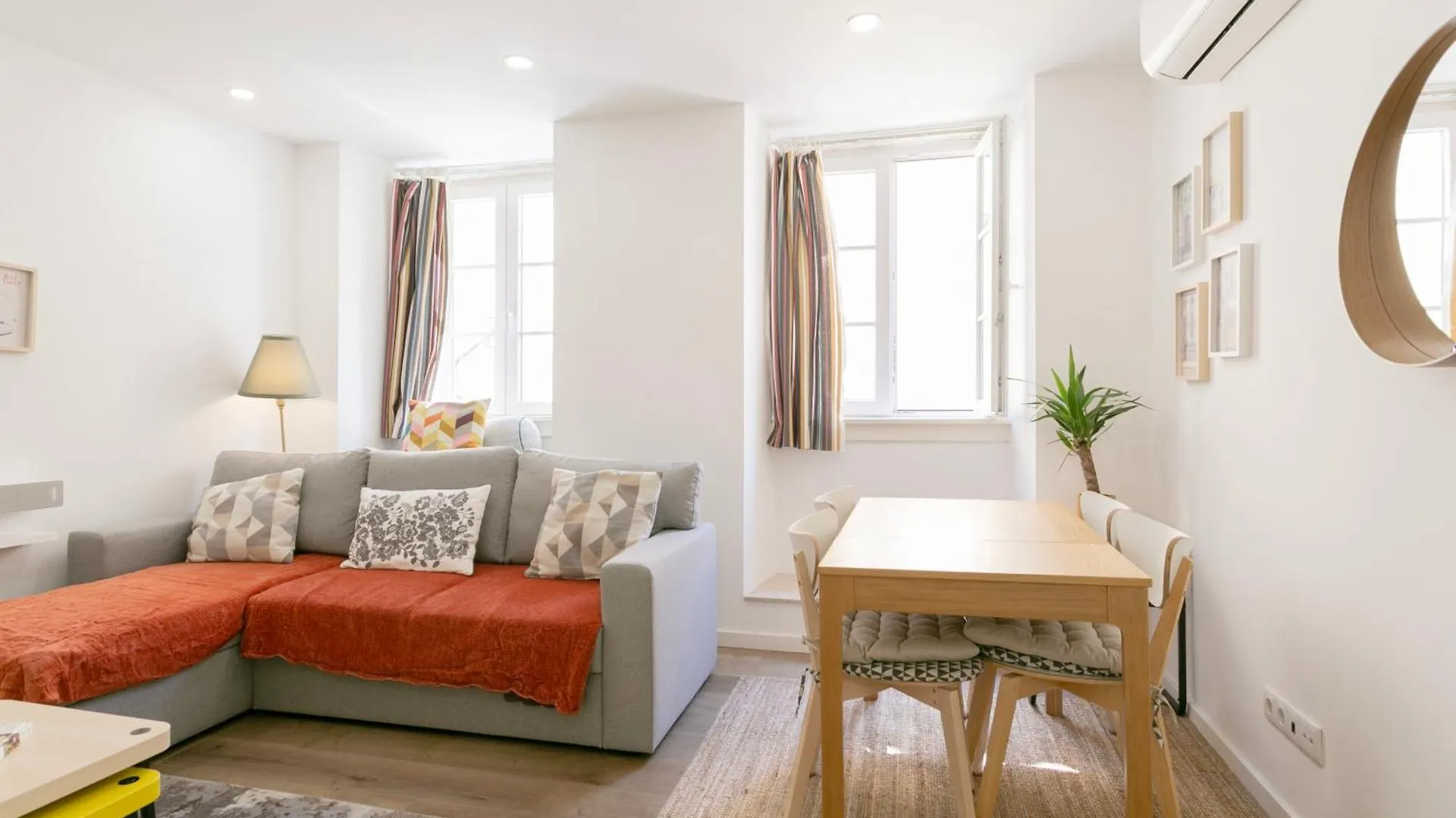 Modern Cozy Stay In Central Lisbon Apartment