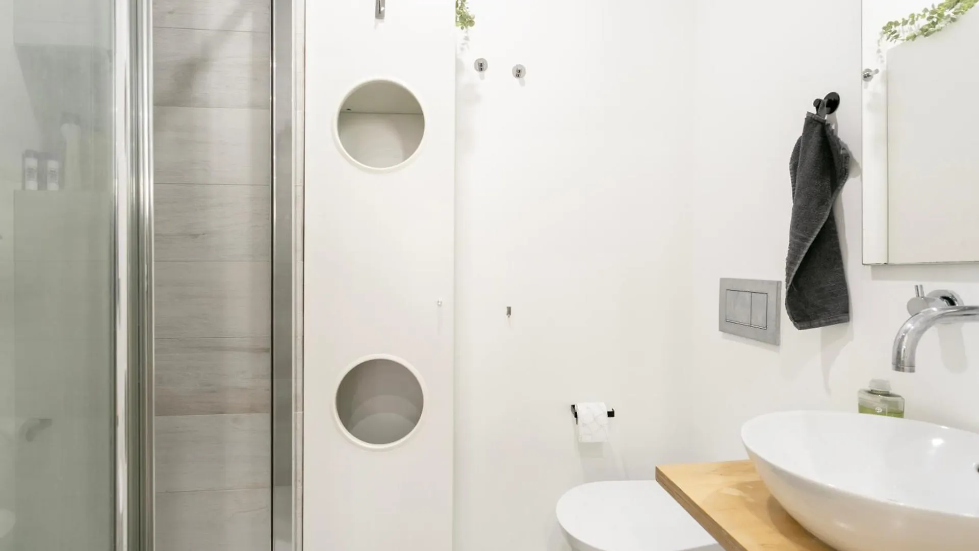 Modern Cozy Stay In Central Lisbon Portugal